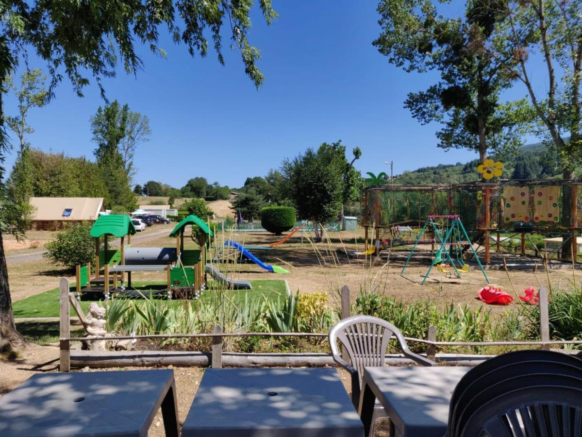 Camping " Le Grun De Chignore" Vollore-Ville Luaran gambar
