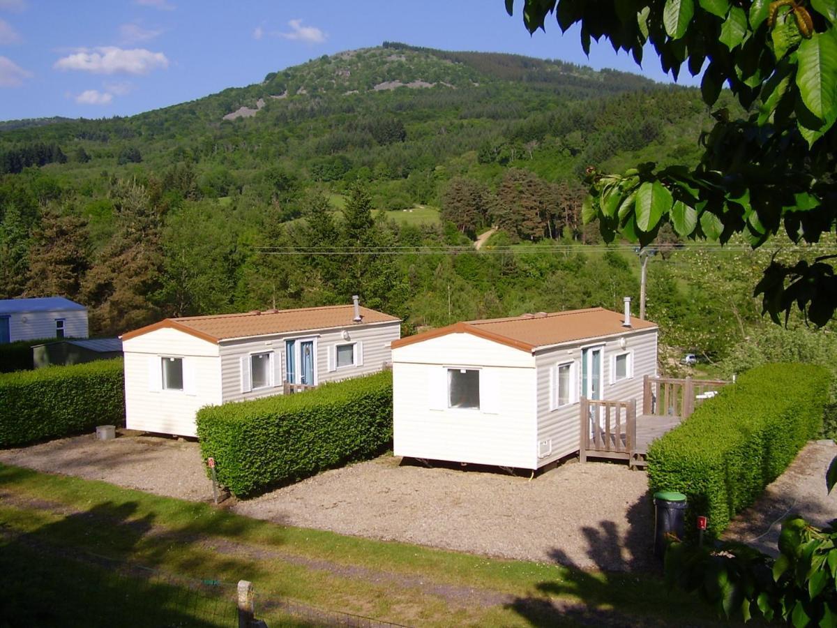 Camping " Le Grun De Chignore" Vollore-Ville Bilik gambar