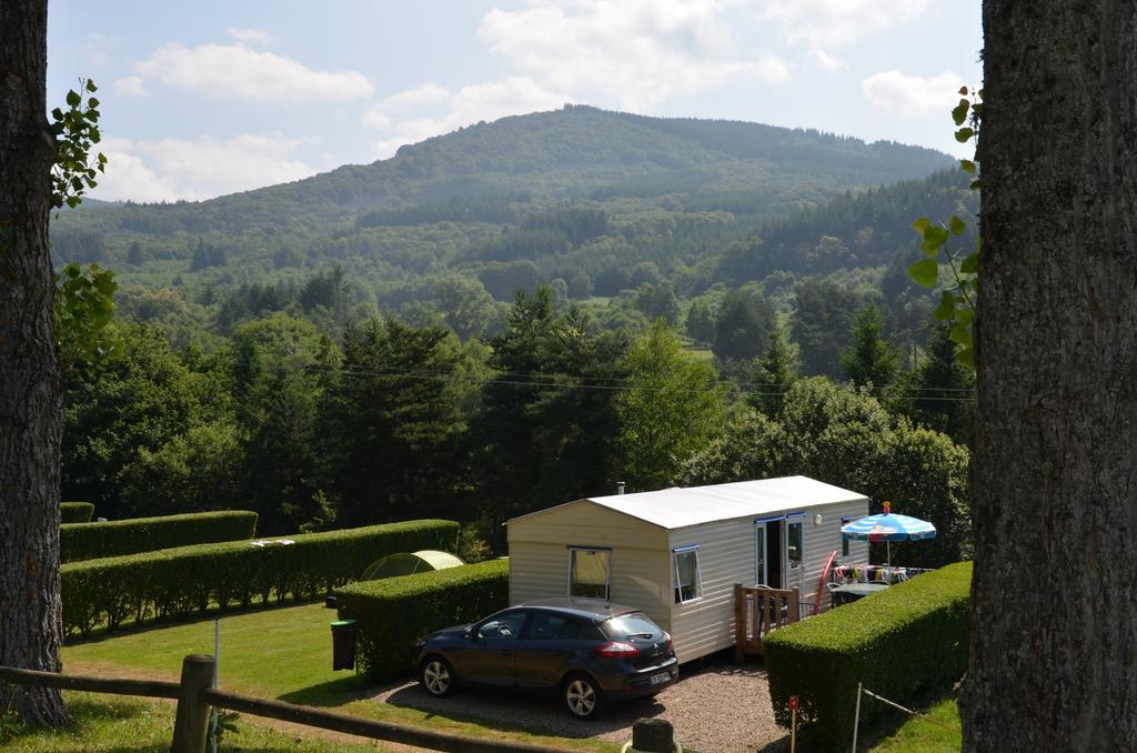Camping " Le Grun De Chignore" Vollore-Ville Bilik gambar