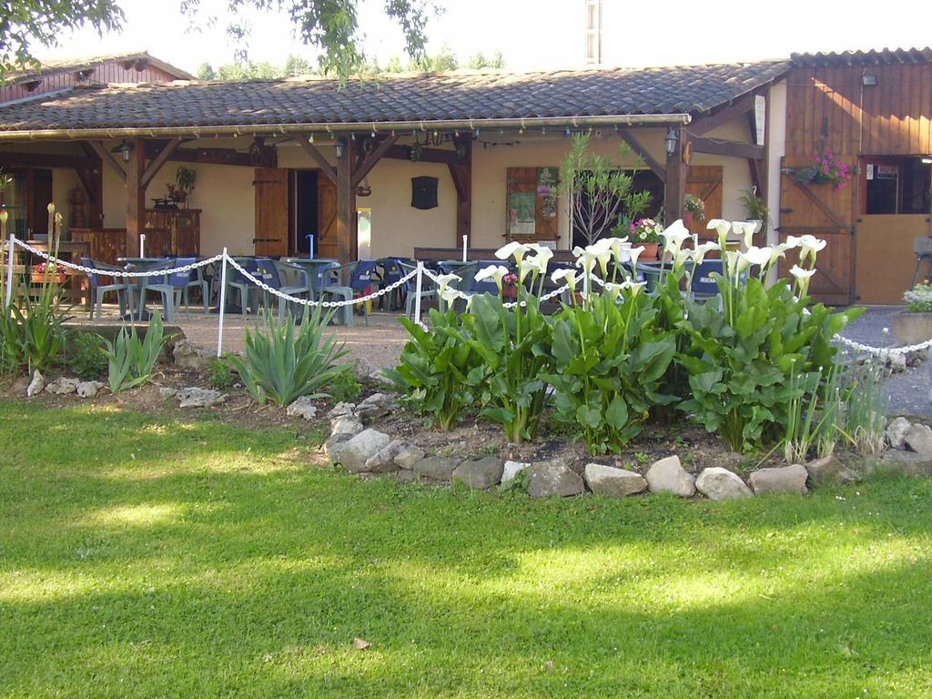 Camping " Le Grun De Chignore" Vollore-Ville Luaran gambar