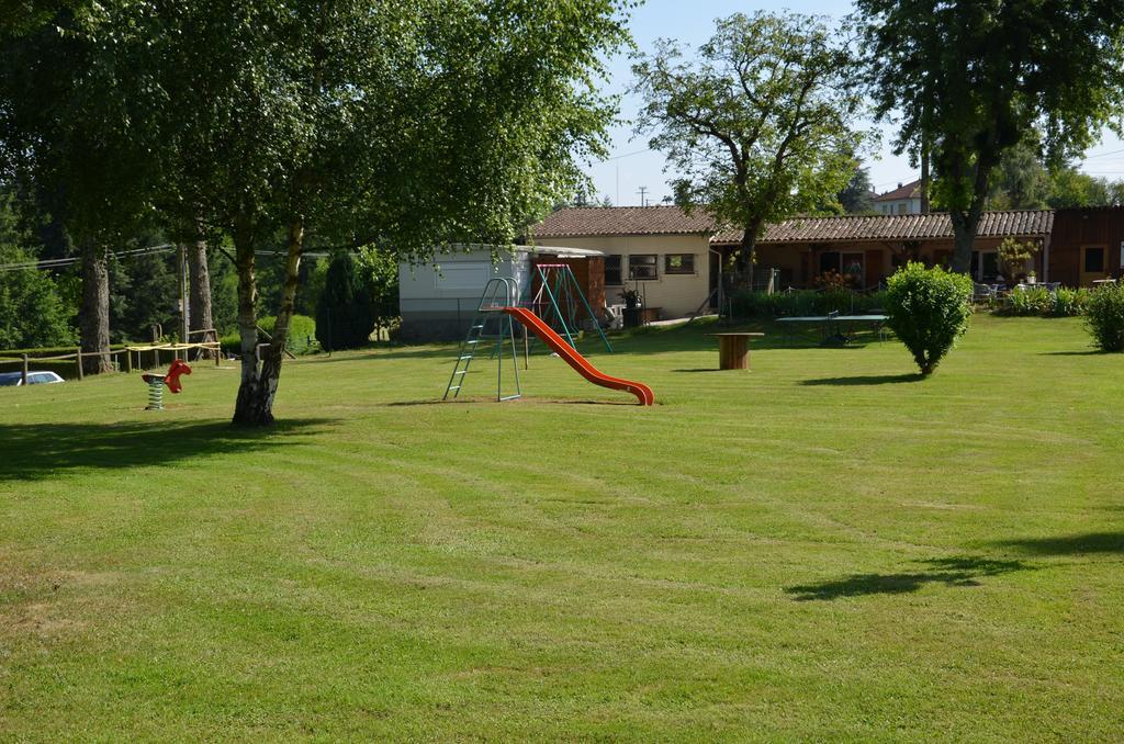 Camping " Le Grun De Chignore" Vollore-Ville Luaran gambar